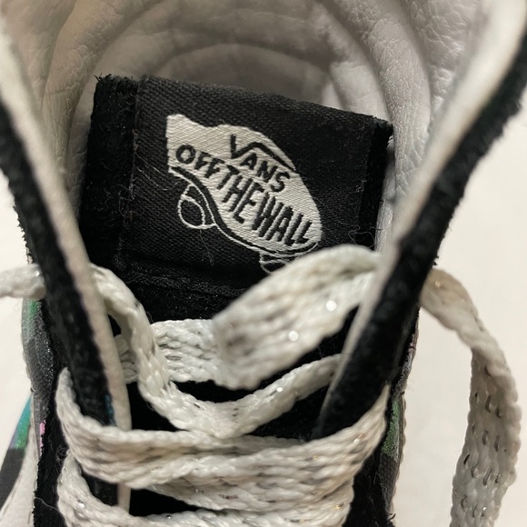 Van’s Off the Wall Hi Top Sneakers. Size 5.5 Black Suede upper & padded sides. - Picture 11 of 12